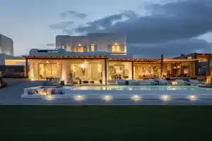 Monogram Travel Mykonos, Турлос
