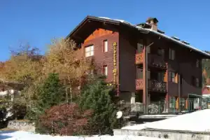 Casa Gilda, Фалькаде