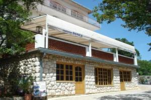 Restaurants & Rooms Danica, Povile