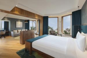 Отель «Novotel Mumbai Juhu Beach», Мумбаи