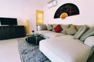Мини-отель «Coconut Grove Boutique», Най Харн