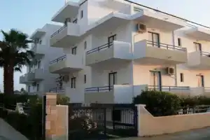 Philippos Studios & Apartments, Кардамена