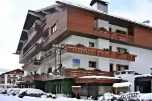 Отель «Eight Cortina», Кортина д'Ампеццо