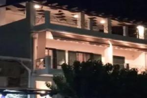 Apartment Kriezotou, Каристос