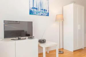 Stunning Apartment in Tribunj With Wifi and 1 Bedrooms, Трибуни
