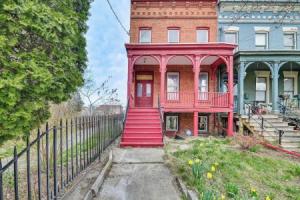 Downtown Albany Vacation Rental - Chic & Walkable!, Олбани