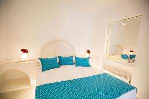 База отдыха «Queen of Santorini», Картерадос