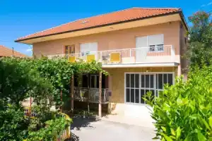 Awesome Apartment in Zadar With 2 Bedrooms and Wifi, Задар
