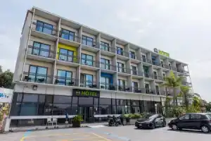 b&b Hotel Savona, Савона