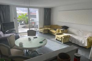 Luxury 4 bedroom villa with jacuzzi, Плайя де лас Америкас
