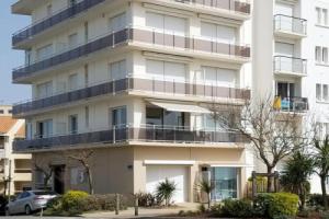 Appartement T2 vue mer les pieds dans l'eau avec parking privé, Сен-Жан-де-Мон
