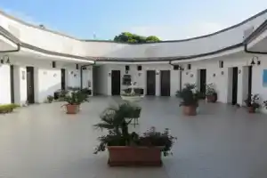 Hotel «Incoronato», Капо-Ватикано