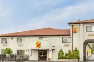 Super 8 by Wyndham Niagara Falls, Ниагара-Фолс