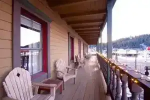 The Truckee, Траки