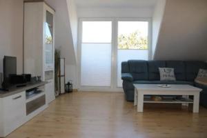 Am Kampland 25b, Даме