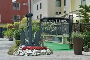 Hotel «Tiempo», Неаполь