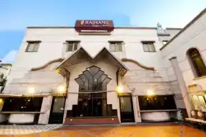 Rajhans Hotel, Мумбаи