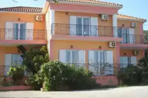 Margarita Studios, Сами
