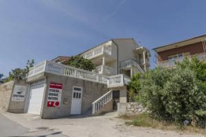 Apartments Maestral Suites, Шибеник
