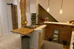 Tiny Beachhouse, Гаага