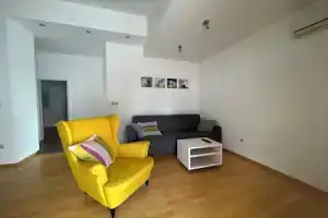 Apartment Ivana, Омис