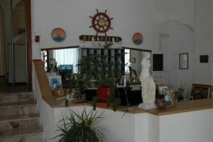 Hotel «Meltemi», Адамас