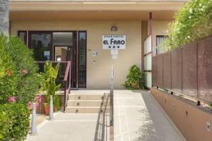 Aparthotel El Faro, Кульера