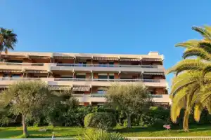 Classy Apartment in Nice with pool and private parking place, Ницца