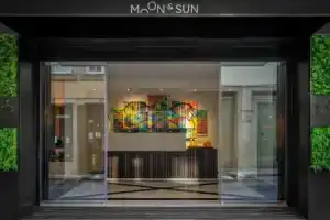 Hotel «Moon & Sun Porto», Порту