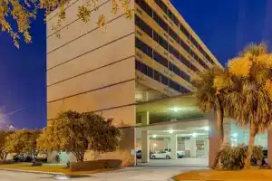 Comfort Inn & Suites At Copeland Tower, Новый Орлеан