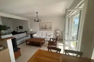 2 pièces 500 m de la mer, Антиб