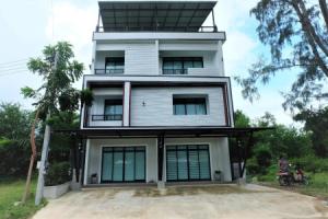 Rubrom&Chomview Hauhin Pranburi, Бан-Маи