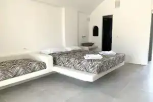Sea View Beach Hotel, Периволос