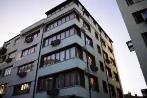 Pera Sui̇ts, Бурса