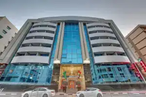 Golden Tulip Deira Hotel, Дубай