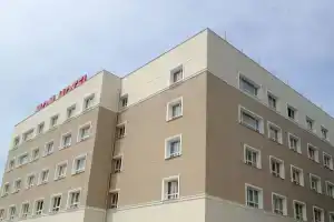 Mom Hotel, Измир