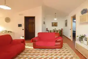 Nice Apartment in Menfi With 2 Bedrooms and Wifi, Менфи