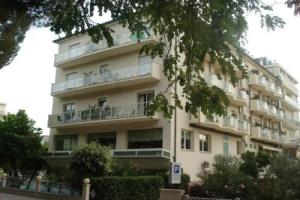 Hotel «Everest», Червиа