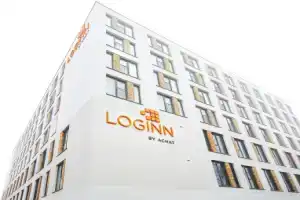Meininger Hotel Berlin Airport, Берлин