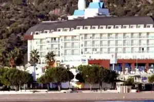 Throne Beach Resort & Spa, Окурджалар