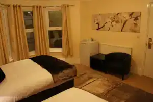 Sapphire Hotel London, Лондон