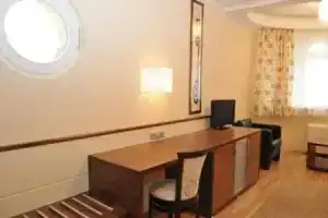 Mizse Motel, Лайошмиже
