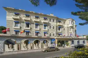 Отель «Hôtel Belles Rives», Жуан-ле-Пен
