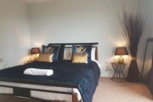 TP Apartments - Canal Wharf, Бирмингем