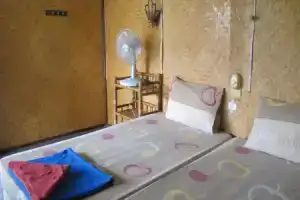 Sugar Cane Guest House 1, Канчанабури