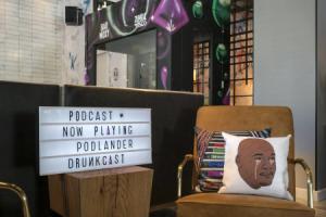 Отель «Moxy Chicago Downtown», Чикаго