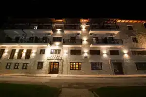 Filoxenia Hotel & Spa, Калаврита