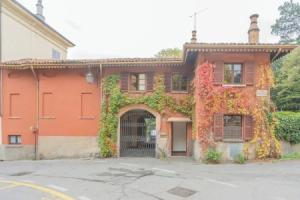 La Piazza di Cernobbio by Rent all Como, Черноббио