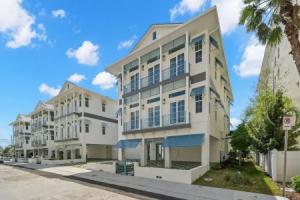 The Akoya Pearl - 2 Beach Homes Steps From CWB, Клируотер Бич