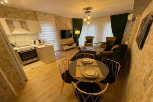 1-bedroom, nearby services, park, free wifi, free parking - SS4, Эсеньюрт